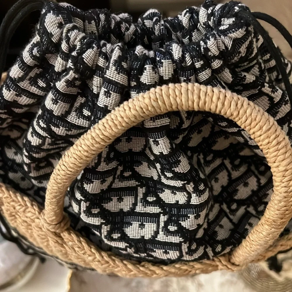 Authentic CHRISTIAN DIOR Wicker
Oblique Basket Bag in Blue - Picture 5 of 14